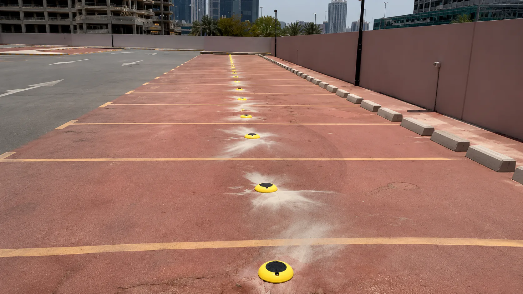 Predictive Asset Monitoring: Digitizing Operations in a 5G Smart District — on-site photo 4