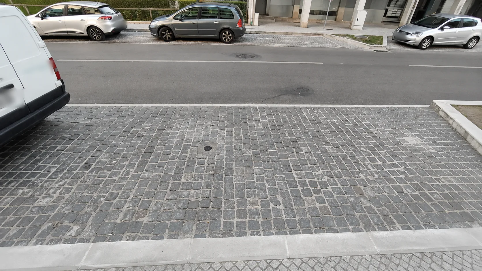 Smart Parking in a Historic Urban District: Digitizing Curbside Availability in Portugal — on-site photo 2